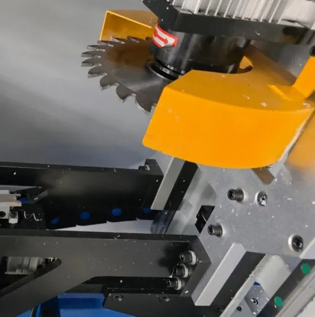 Windows için CNC PVC Köşe Temizleme Makinesi