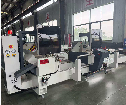 45° ve 90° Kesim için Yüksek Hassasiyetli CNC Çift Kafalı Kesim Testere