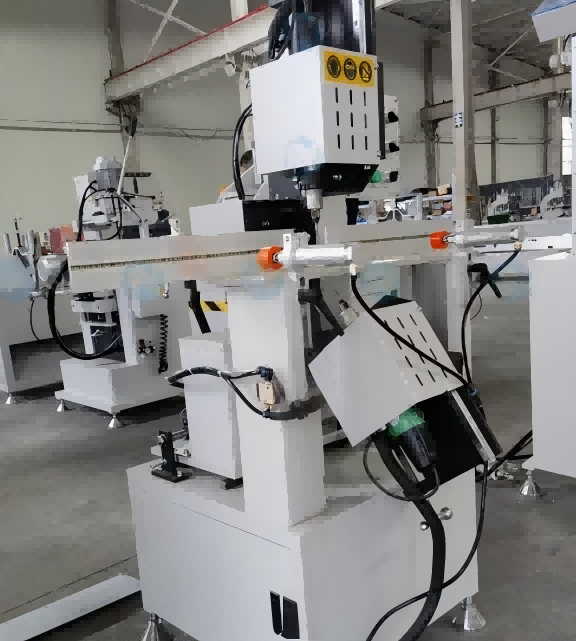 Yüksek Hassasiyetli PVC Su Yuvası Freze Makinesi