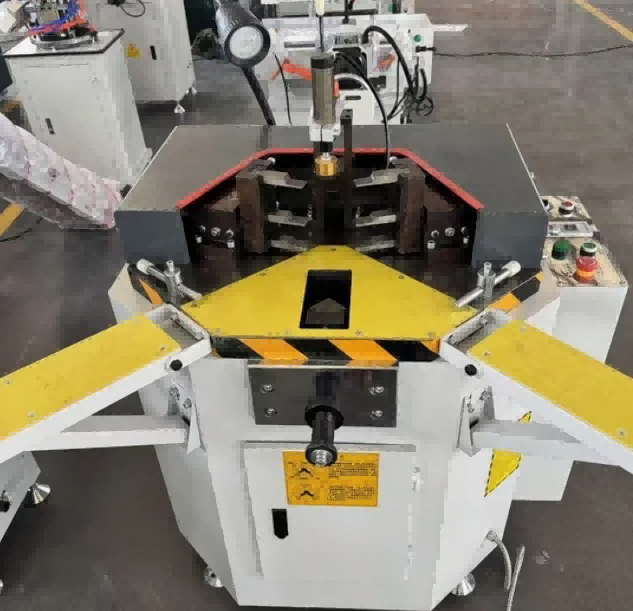 Hassas 140mm Alüminyum Profil Köşe Sıkma Makinesi