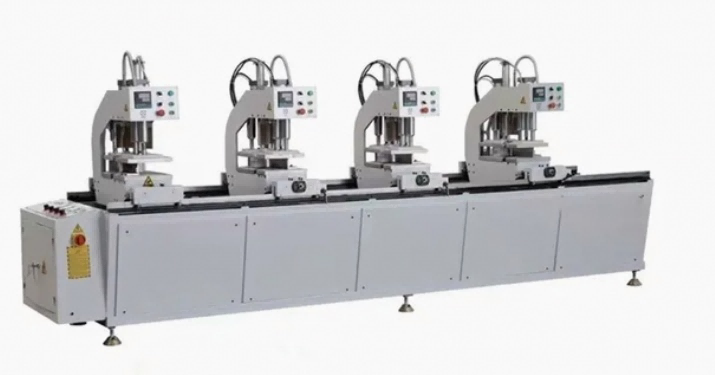 Profesyonel PVC UPVC Renkli Pencere Profili CNC 4 Servo Kontrollü Kafalı Dikişsiz Kaynak Makinaları